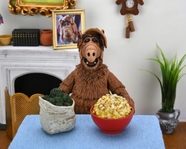 NECA TELEVISION ULTIMATE ALF 7" ACTION FIGURE - Image 4