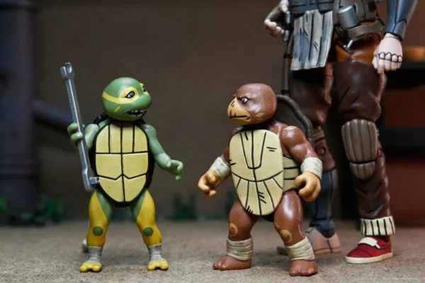 NECA TMNT 7" THE LAST RONIN THE LOST YEARS GRAMMY APRIL & YI & MOJI ACTION FIGURE SET - Image 6